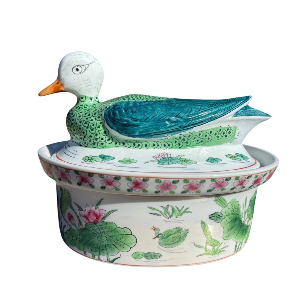 Vintage! 1970s Chinese Famille Rose Porcelain Duck Tureen Hand-Painted Oval